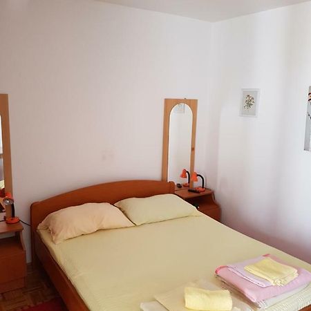 Apartmani Rosanda 돈제페트레케인 외부 사진