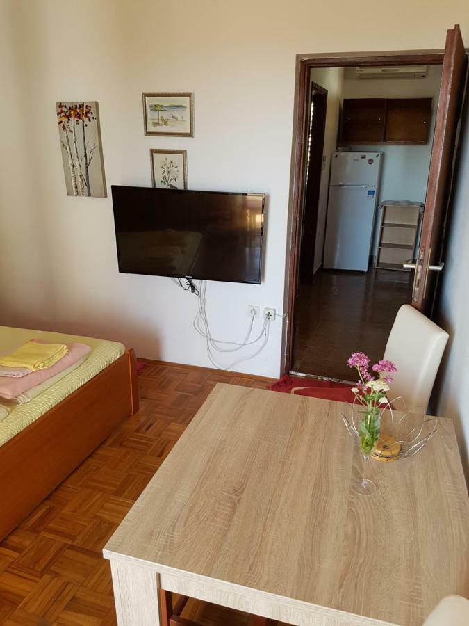Apartmani Rosanda 돈제페트레케인 외부 사진