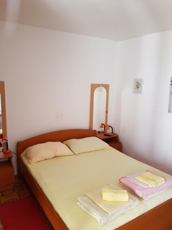 Apartmani Rosanda 돈제페트레케인 외부 사진